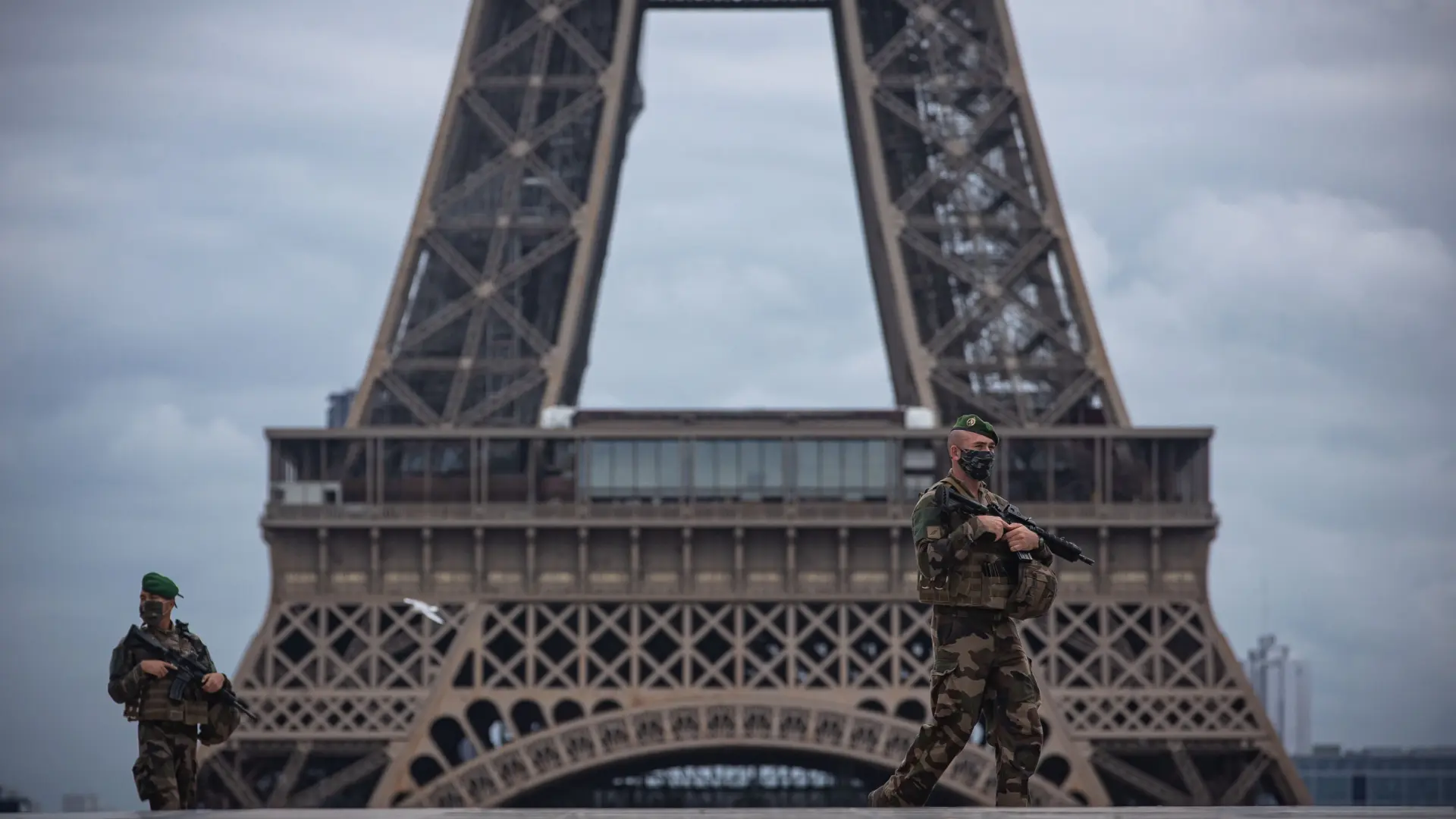 France raises terrorist alert level to maximum