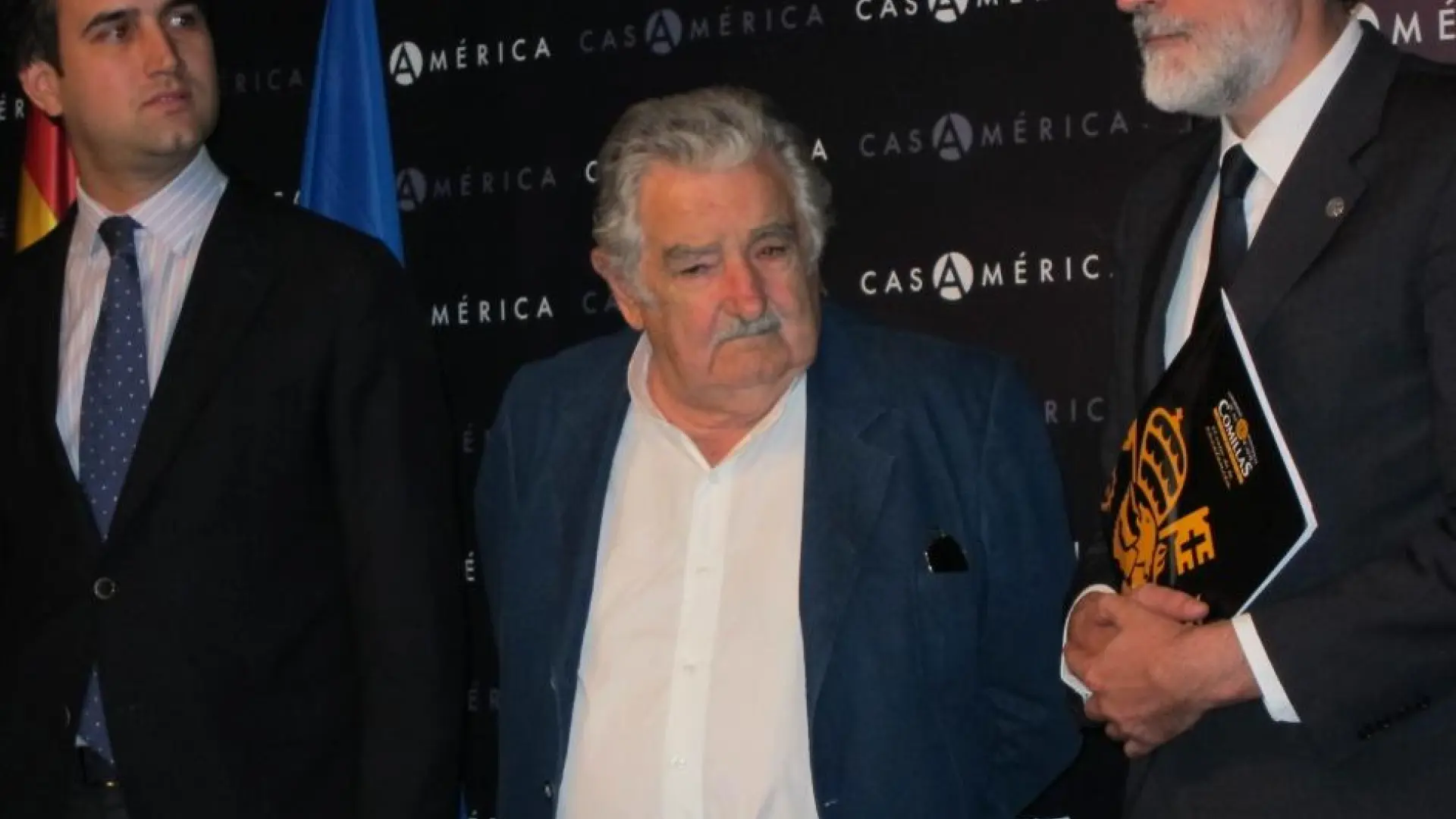 The former president of Uruguay José Mujica announces that he has a tumor in the esophagus