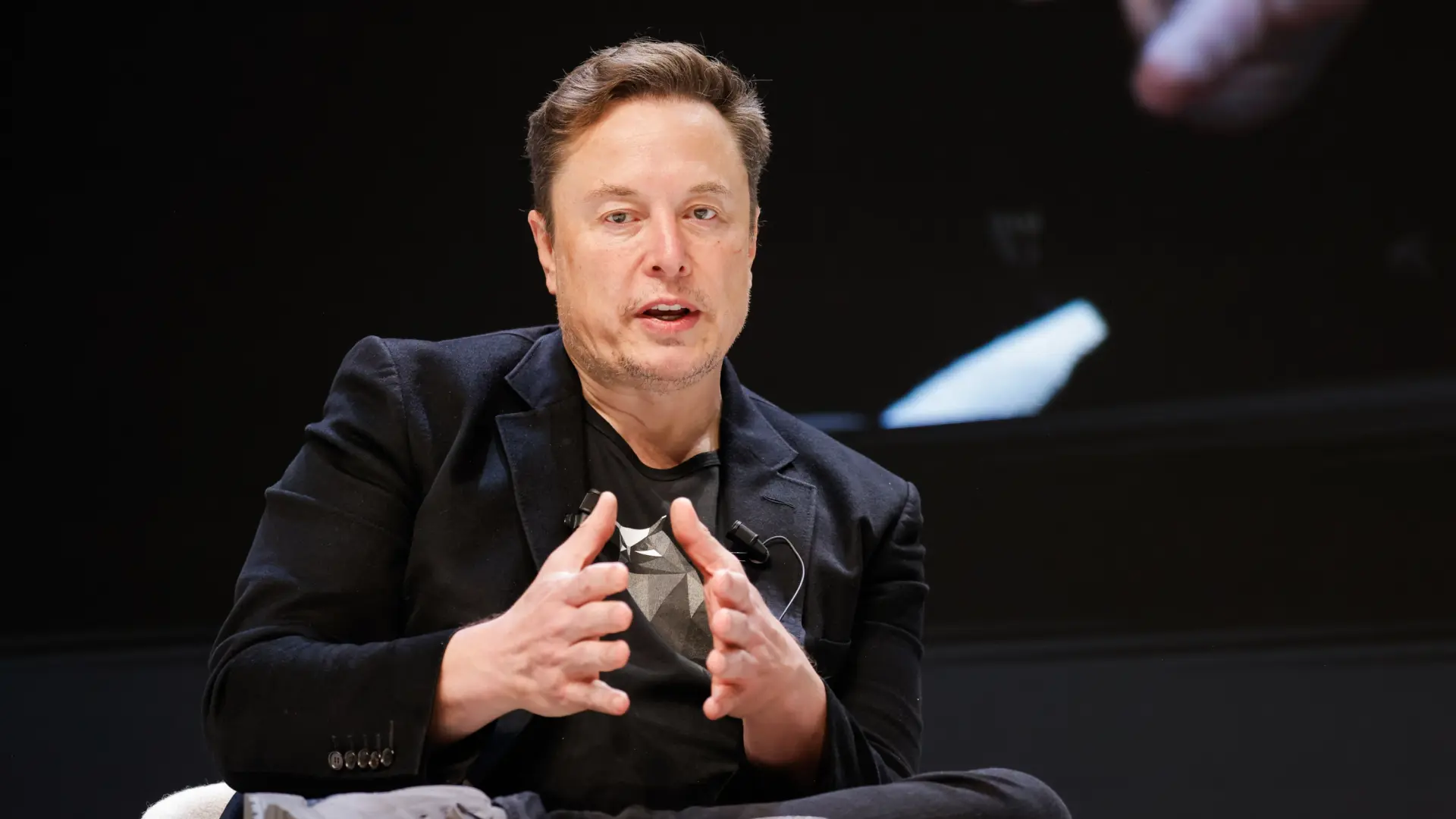 Elon Musk mocks Biden, suggests Democrats will eliminate him from the race