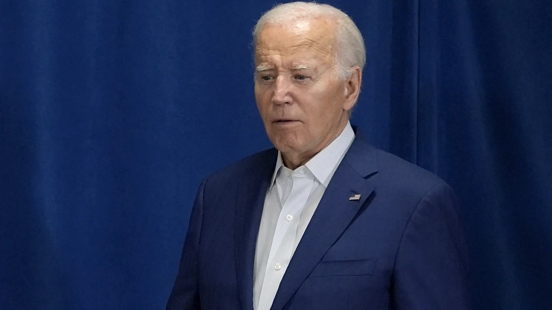 Biden speaks on the phone with Trump and prays for him: "We must unite as one nation, there is no place for this violence"