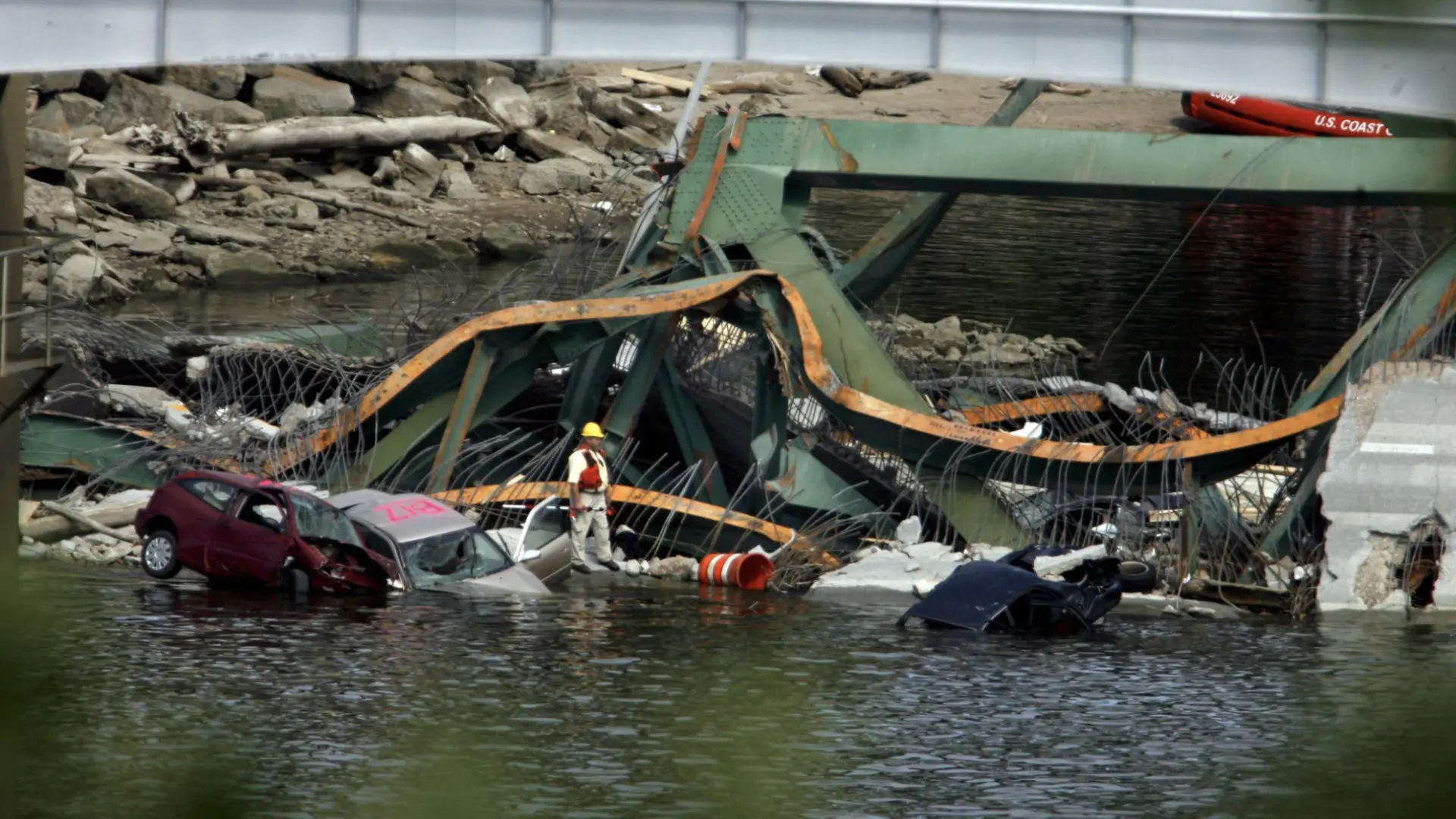 The collapse of a bridge under construction leaves three dead and four injured in the United States